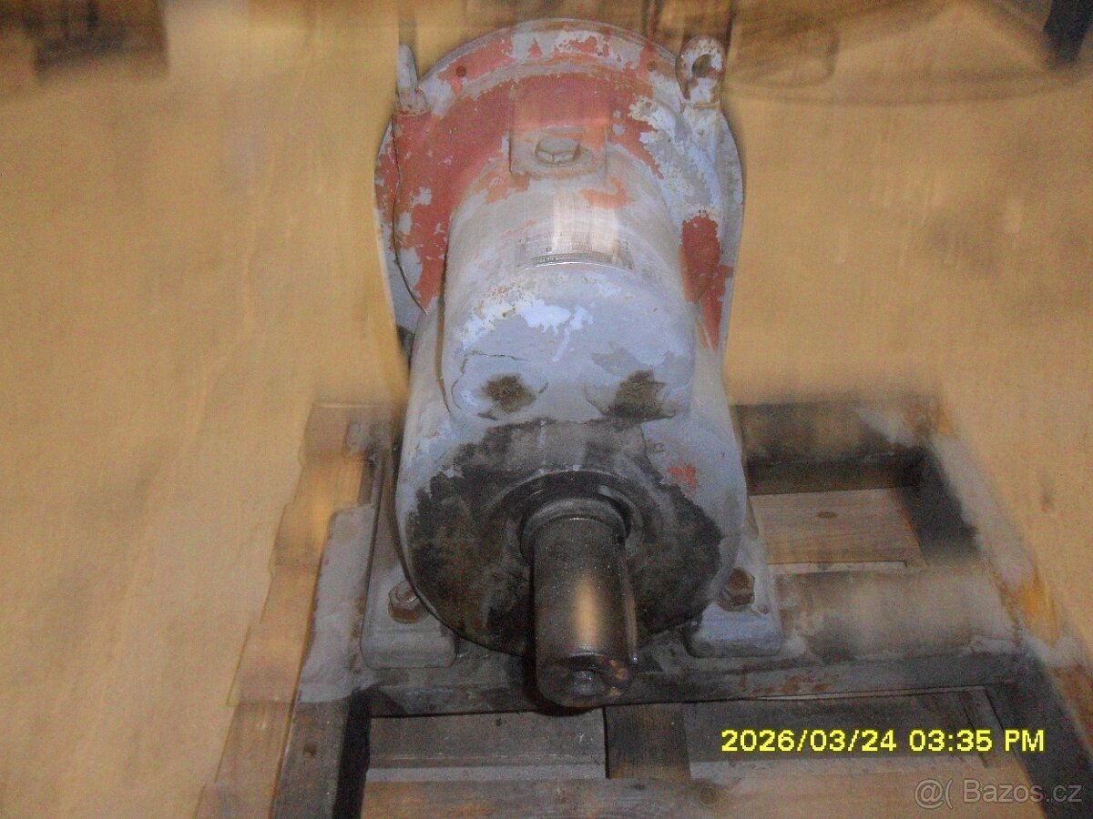 Elektromotor s převodovkou - 3