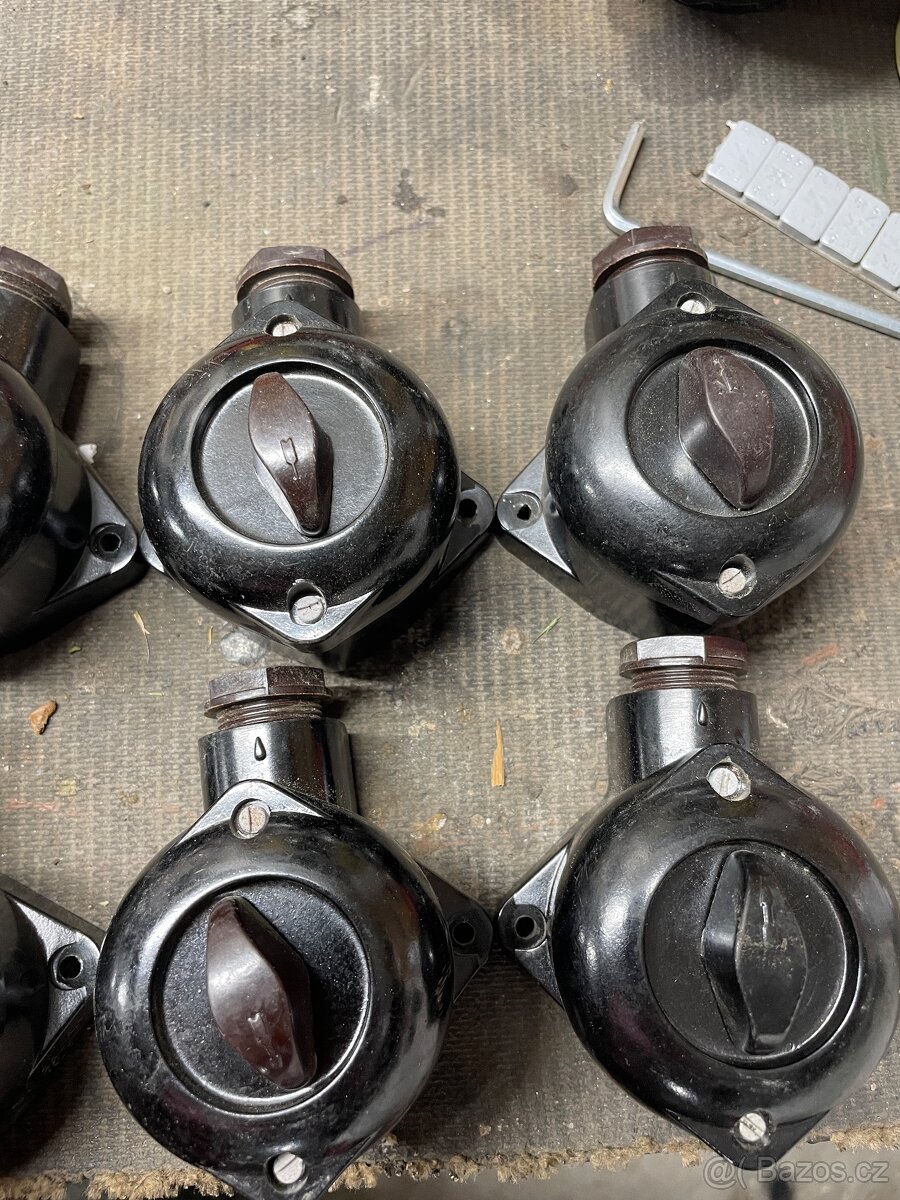 Retro bakelitové vypínače - 3