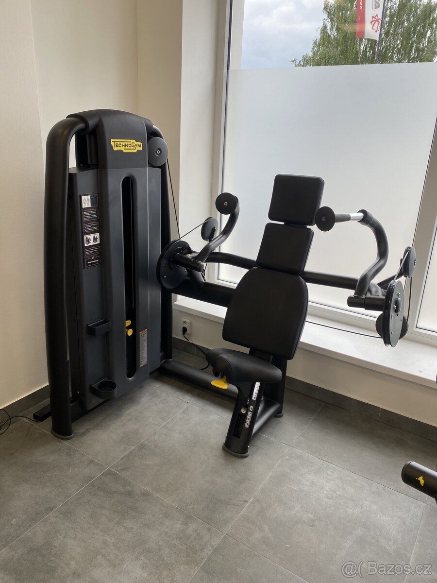Technogym Selection 2 -17 strojů- krásný stav - 3
