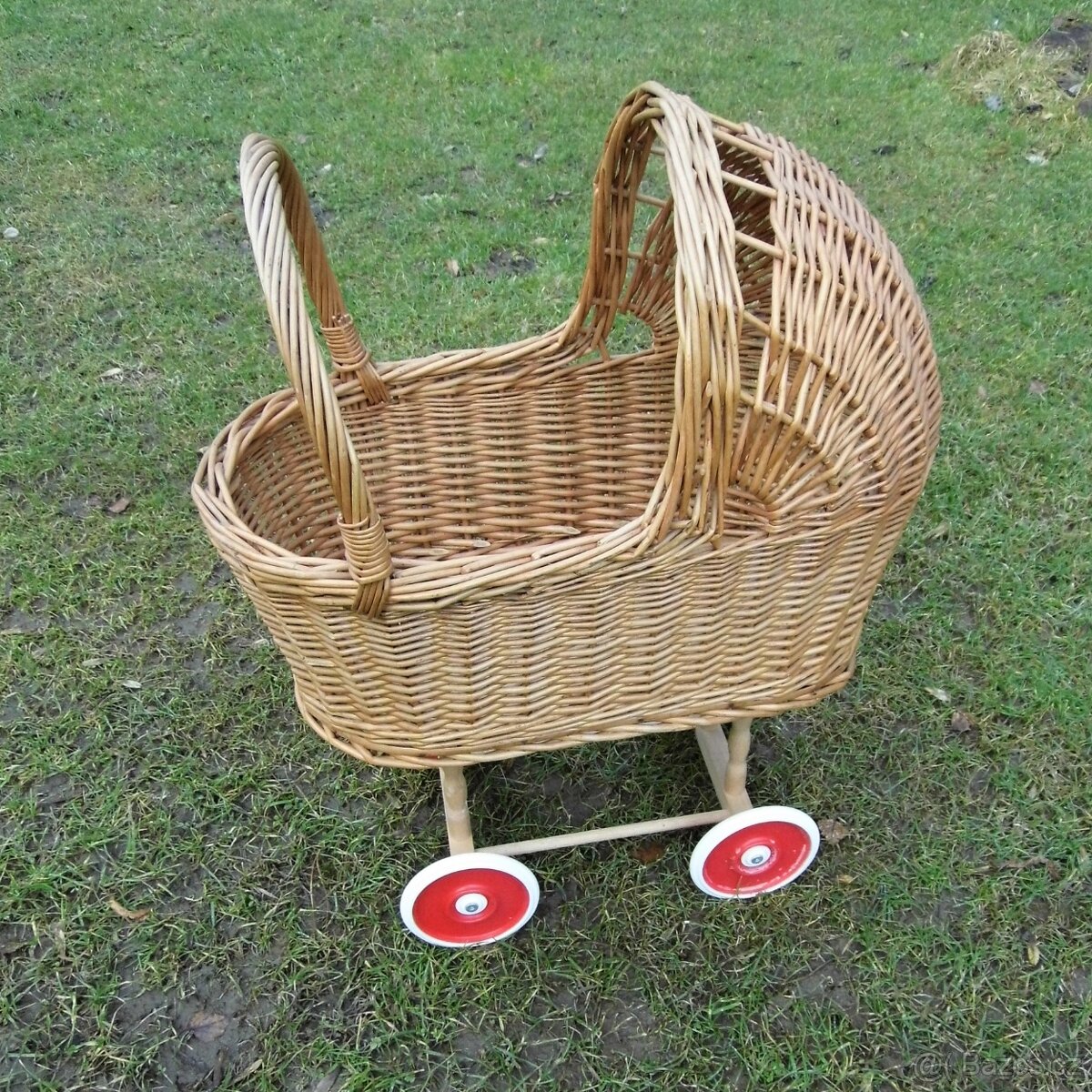 celoproutěný kočárek pro panenky - 3