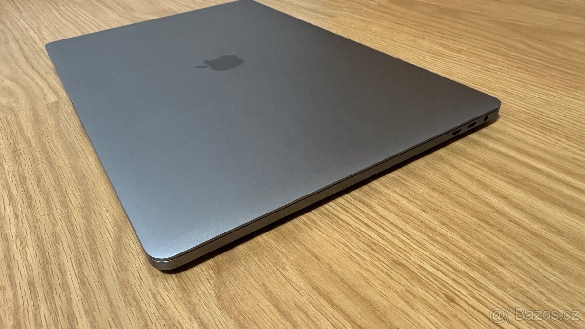 Apple MacBook Pro 15,4", i7, 16GB RAM, 250GB SSD - 3