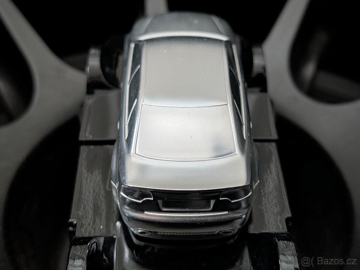 Těžítko AUDI RS4 B7 - 3