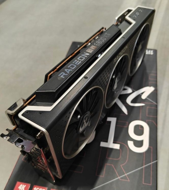 Grafická karta XFX MERC 319 Radeon 6800 XT Black - 3