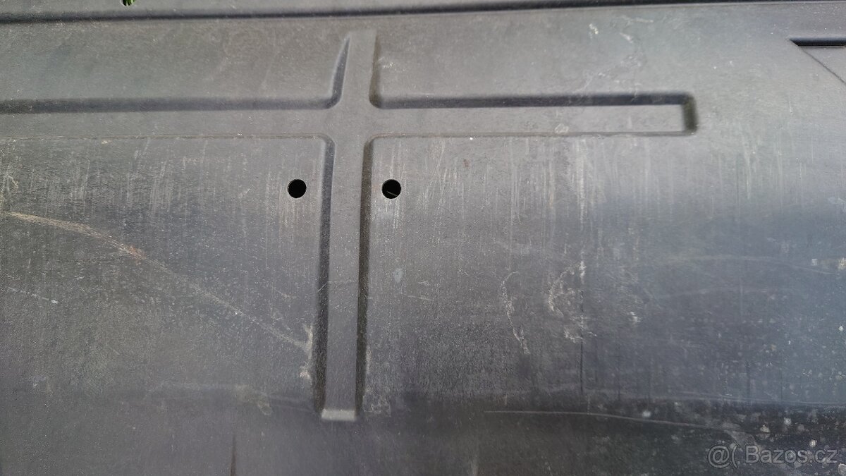 Spodní kryt pod motor - 3