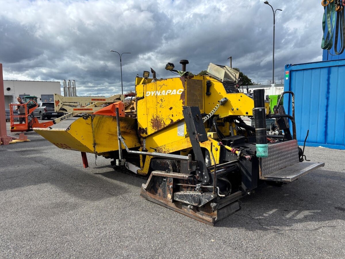 Pásový finišér značky Dynapac F-5CS, - 3