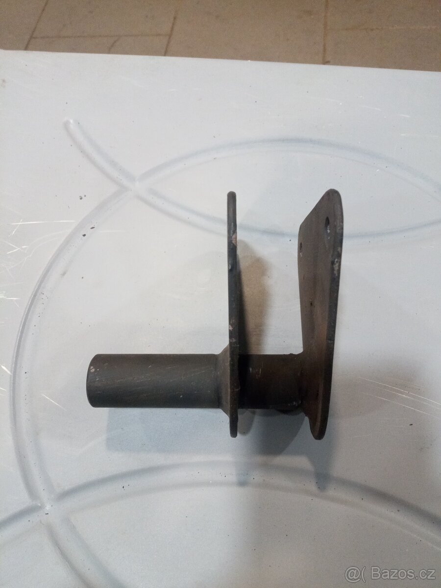 Drzak spodni velorex560 - 3