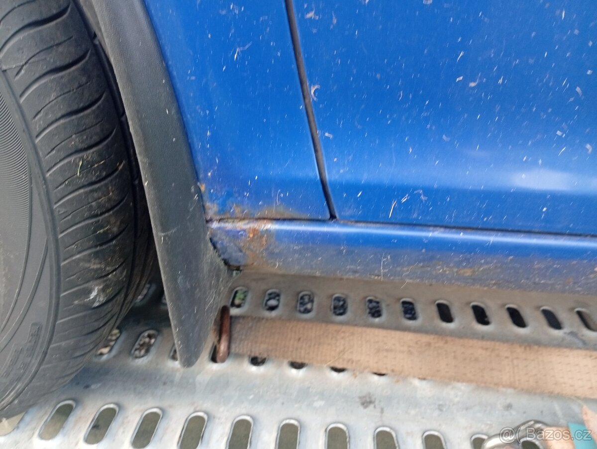 Škoda Octavia II přední blatníky - 3