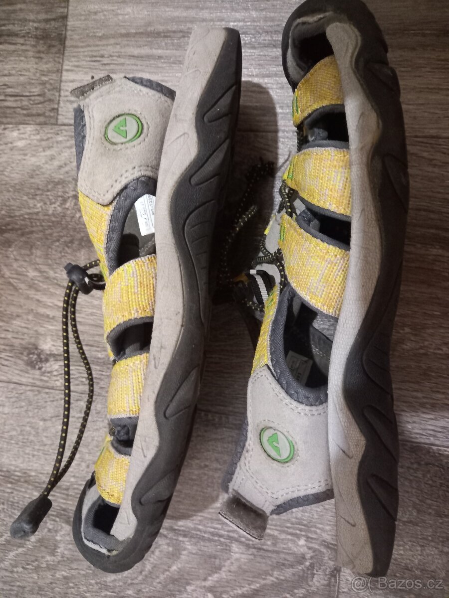 Sandály s krytou špičkou vel. 37 žlutošedé - 3