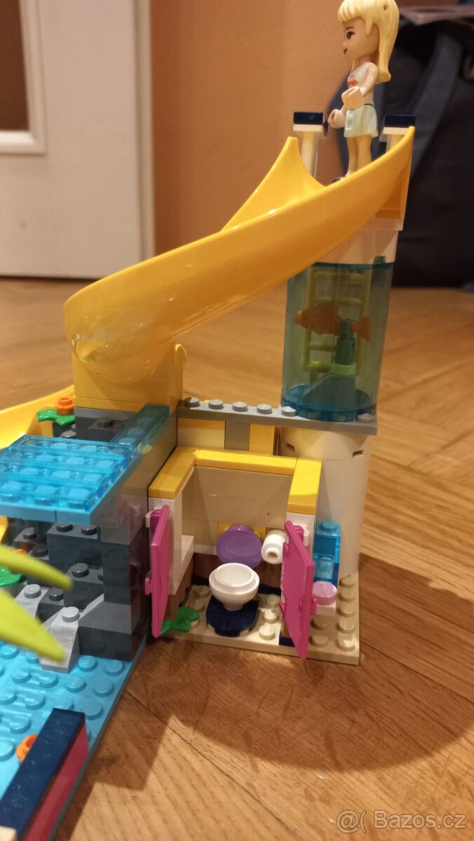 Lego - Andrea a párty u bazénu - 3