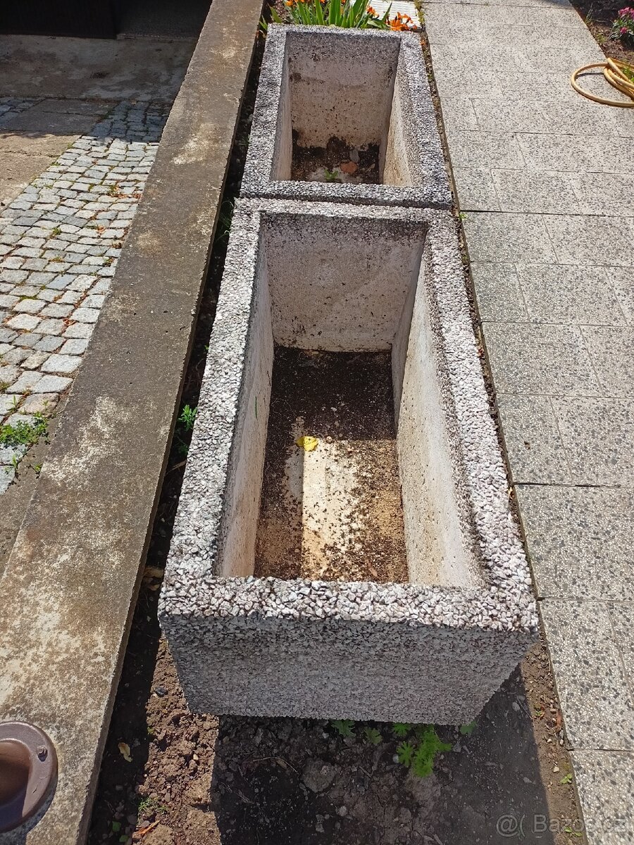 Kamené truhlíky - 3