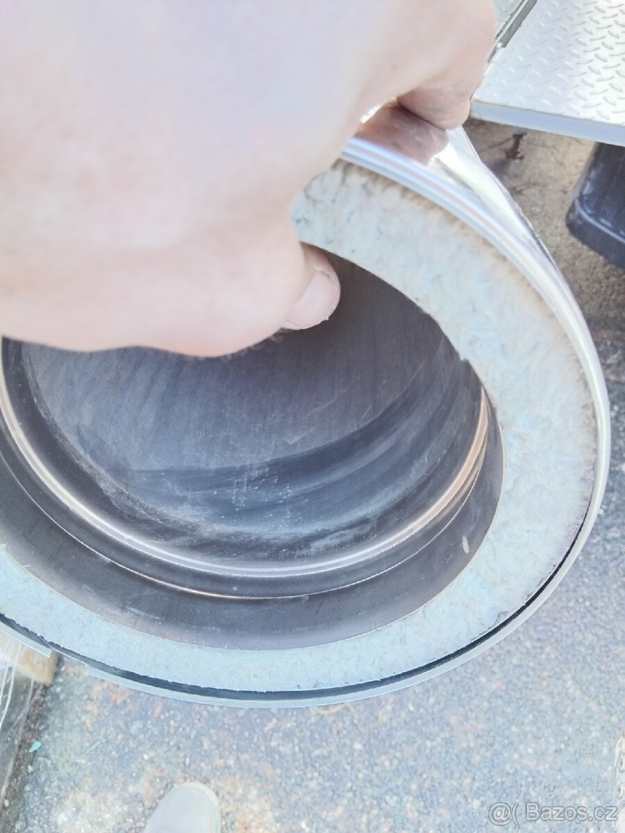 Prodám Nerezový komín průměr 160/210 5m - 3