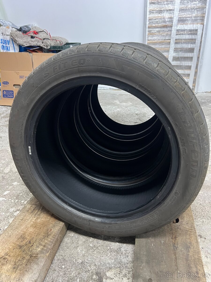 225/45 R17 - 3