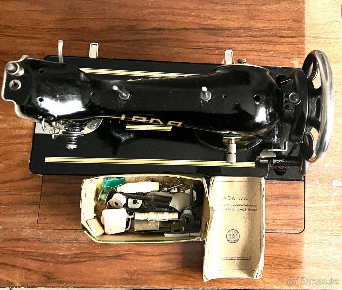 Šicí stroj LADA 77 - 3