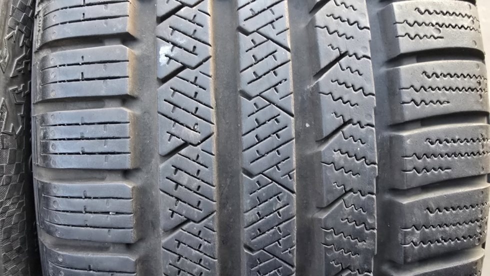 Zimní pneu 235/40/18 Continental - 3