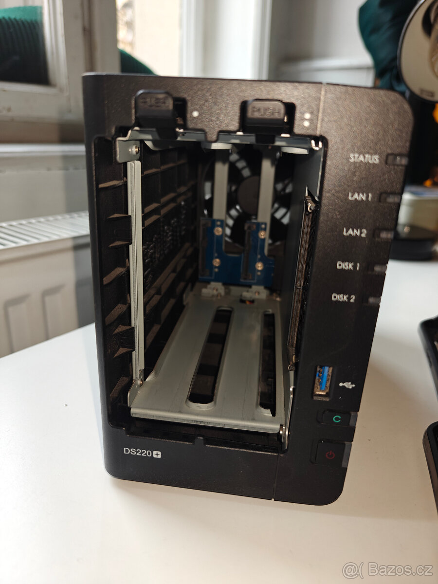 NAS Synology DiskStation DS220+, 2x 4TB Seagate IronWolf Pro - 3