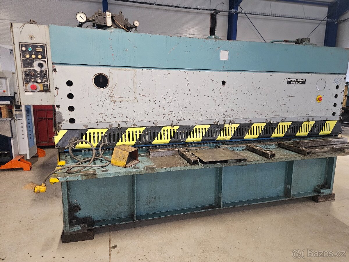 Hydraulické tabulové nůžky CNTA 3150/10A - 3