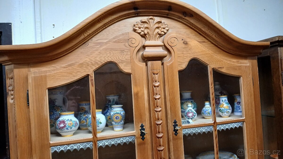 Celomasivní příborník s šuplíky - 3