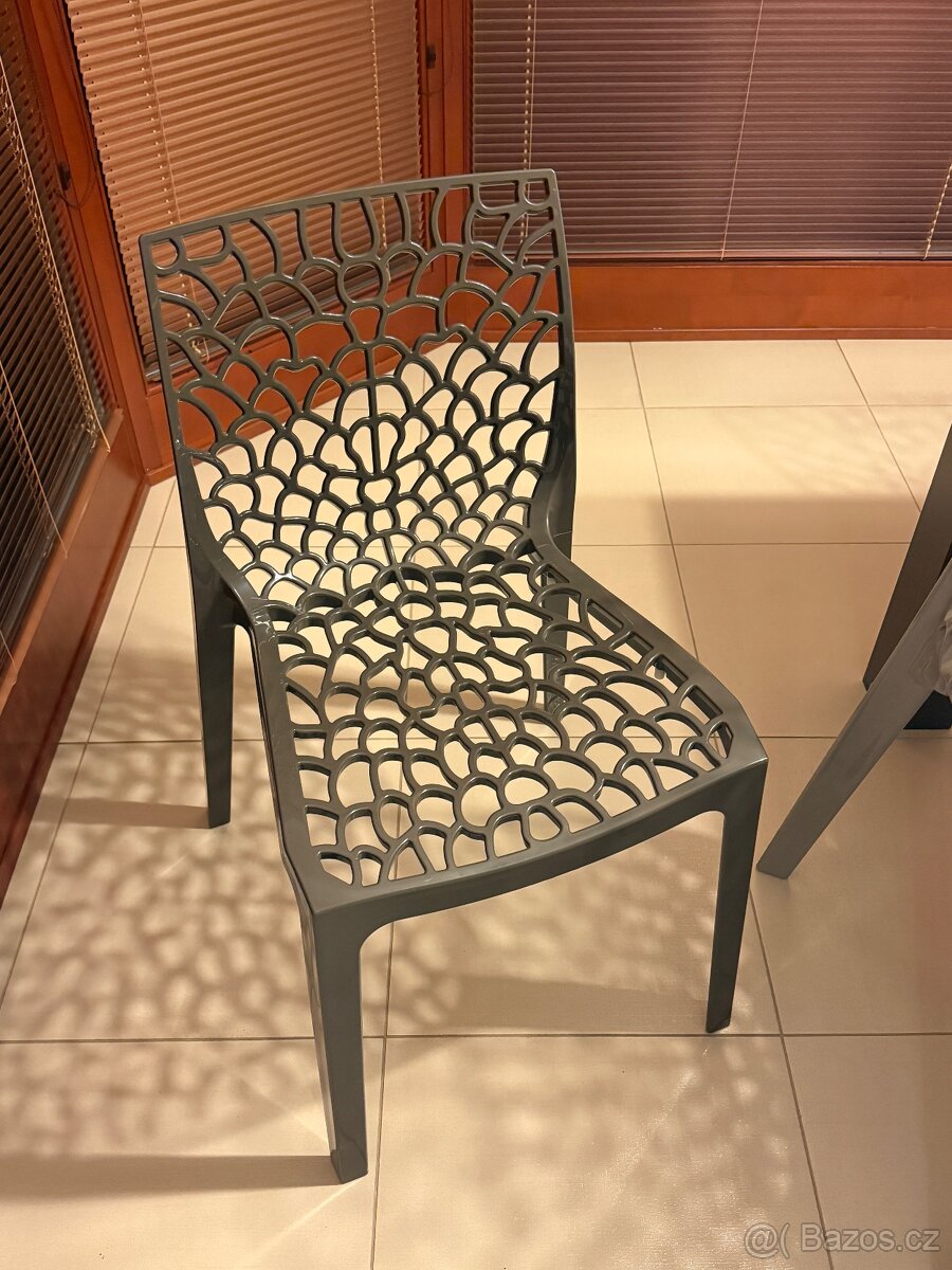 4 jídelní židle - 3