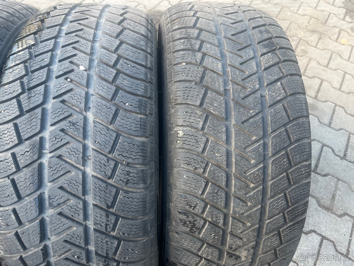 235/55/19 zimní - 3