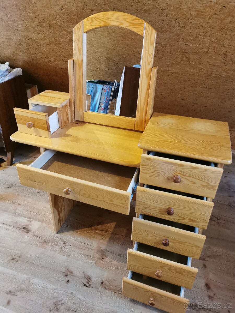 Toaletní stolek se zrcadlem - 3