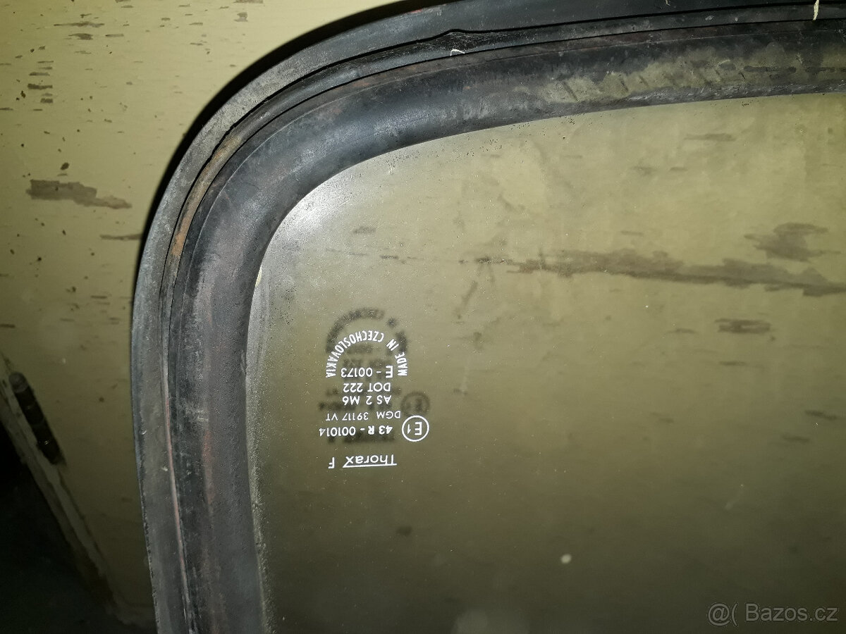 Škoda 105,120 M - zadní okno - 3