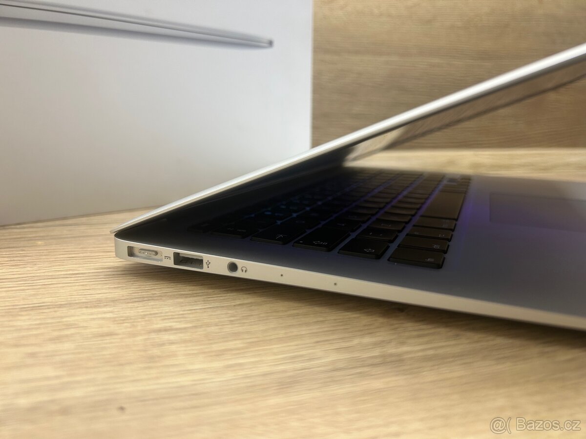 TOP/MacBook Air 2017/8GB RAM/nová baterie + adaptér/ - 3