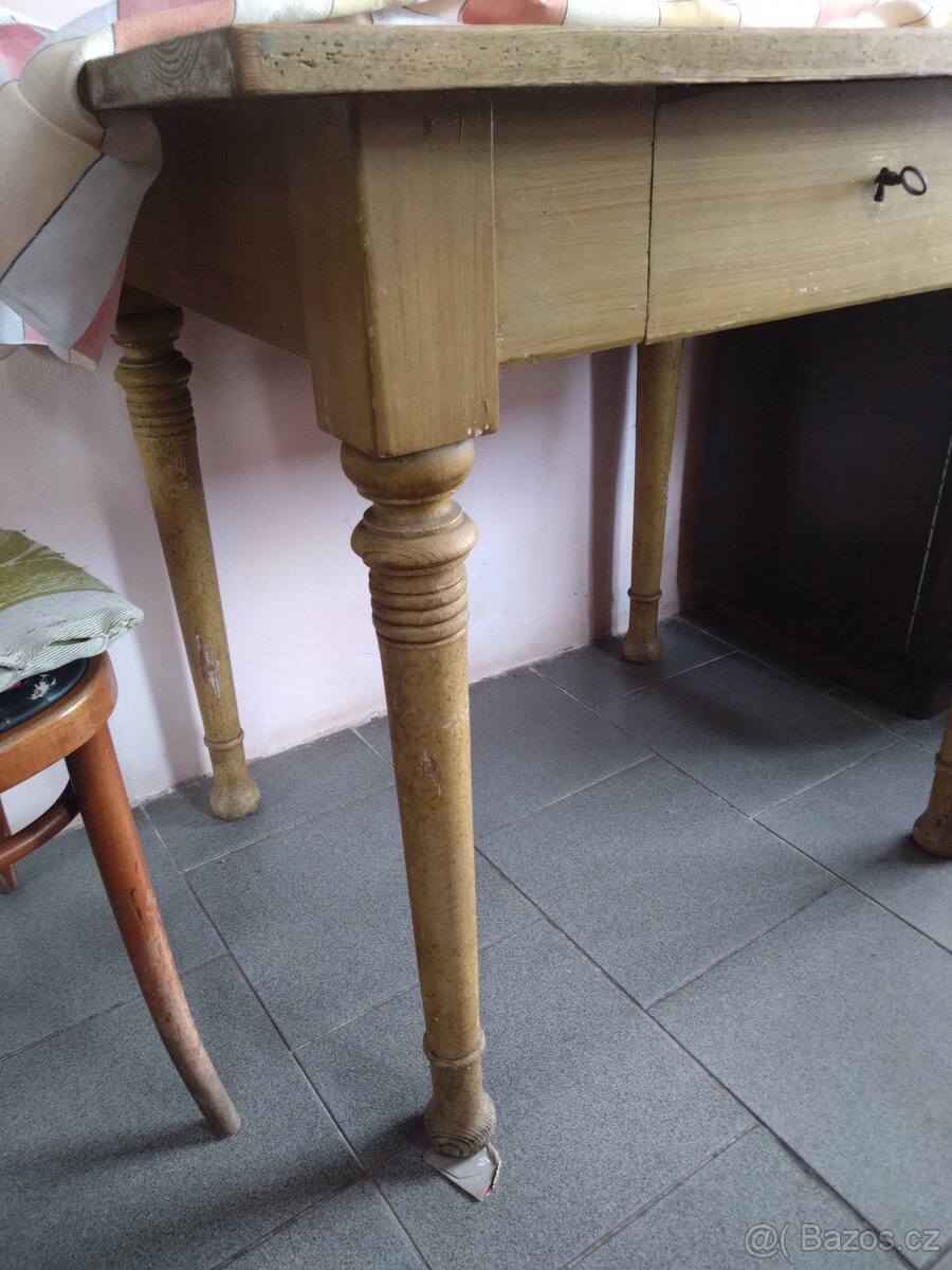 Starožitný stůl - 3