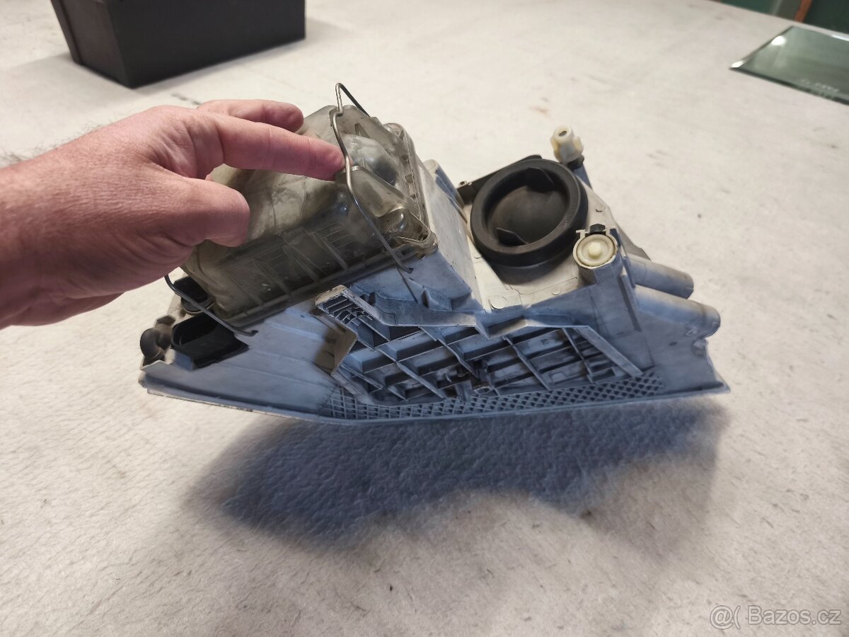 Octavia 2 xenon levý kompletní - 3