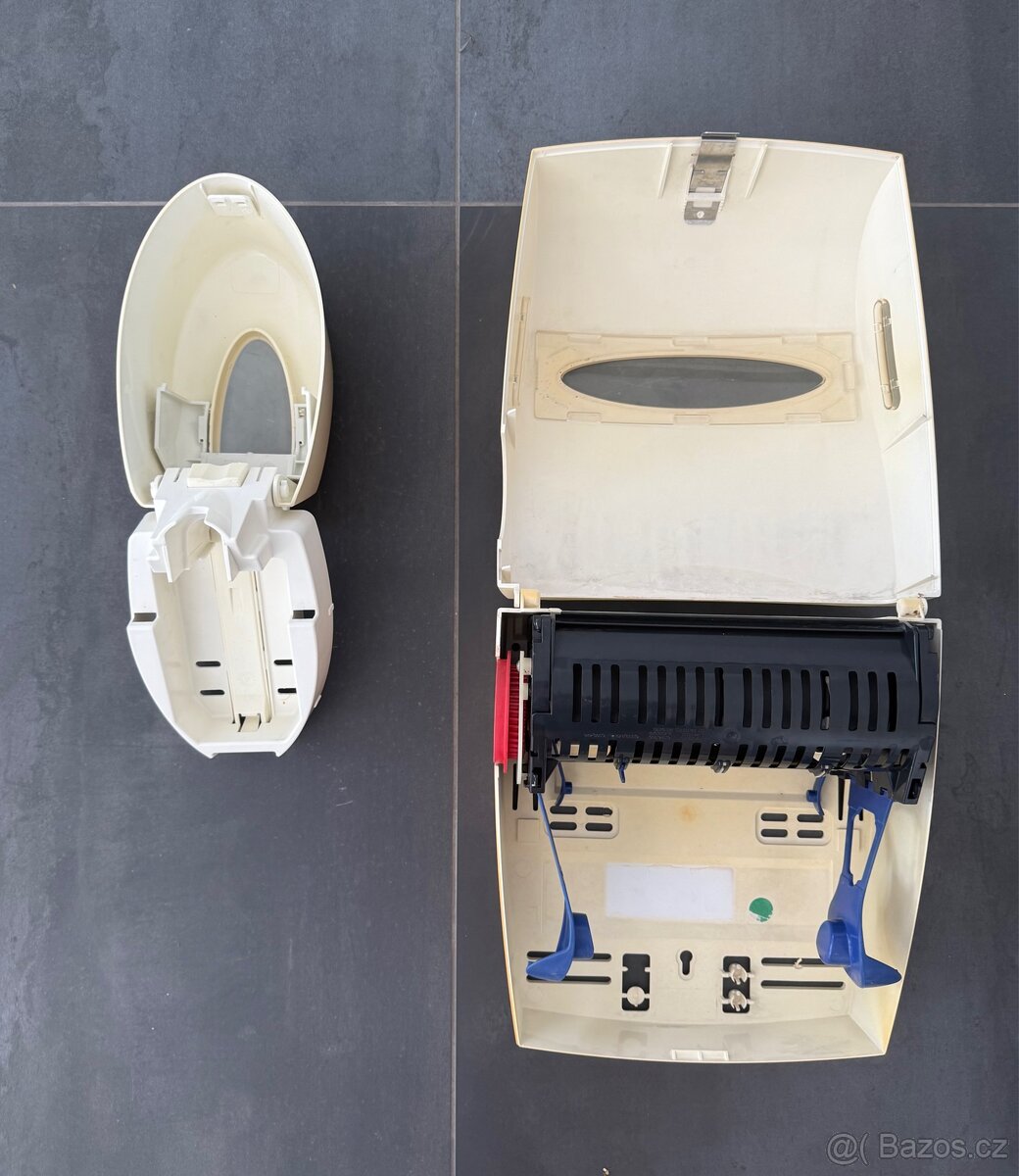 Zásobník na papírové ručníky + dávkovač mýdla - 3