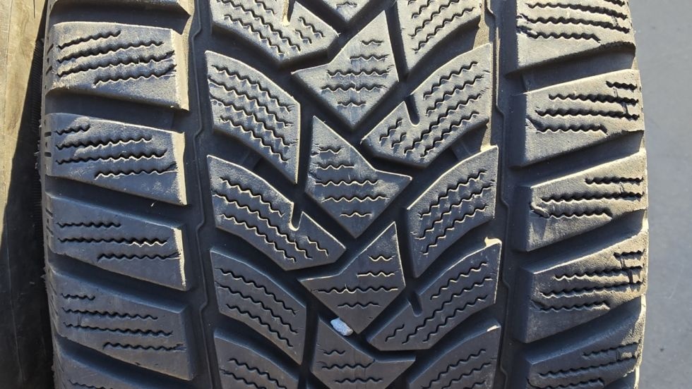 Zimní pneu 215/60/16 Dunlop - 3