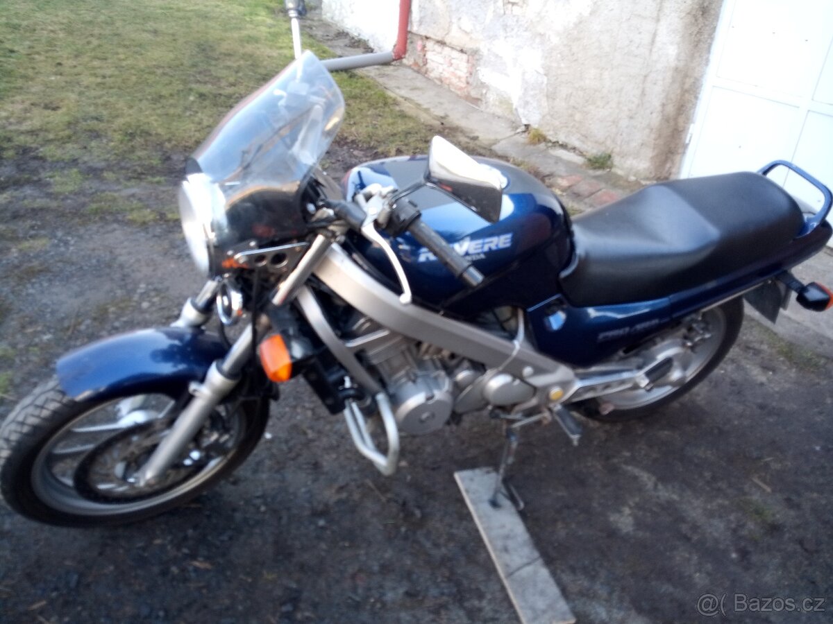 Honda revere 650 - 3