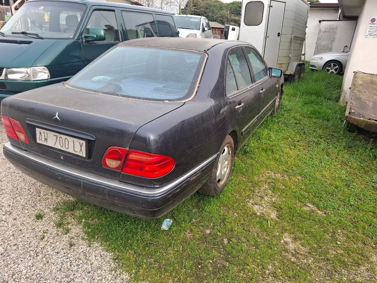 Mercedes E 210 300TD 130kw r.v.1998 - 3