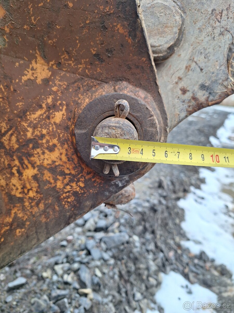 Podkopová lžíce Case 580SK - 3