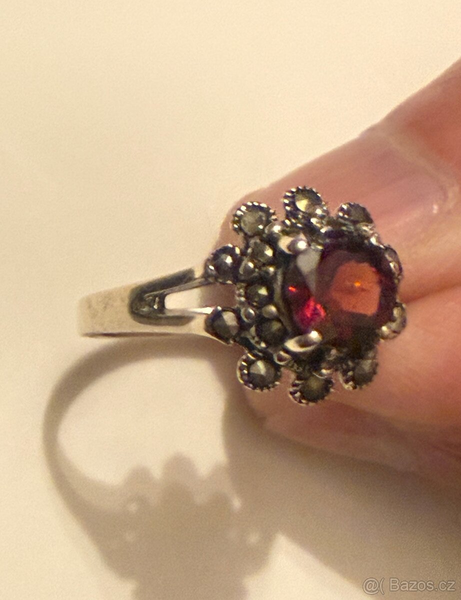 Stříbrný prsten přírodní granát, markazity - 3