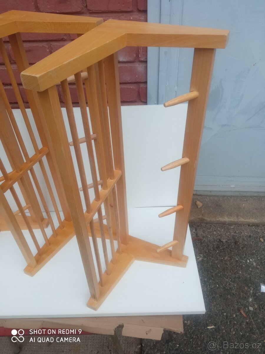 Věšák na zeď - 3