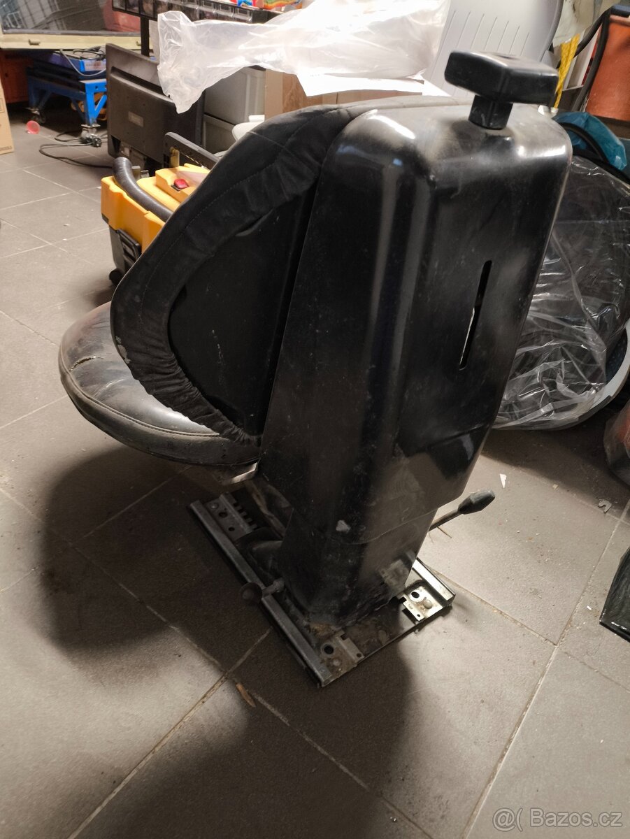 Sedadlo Zetor - 3