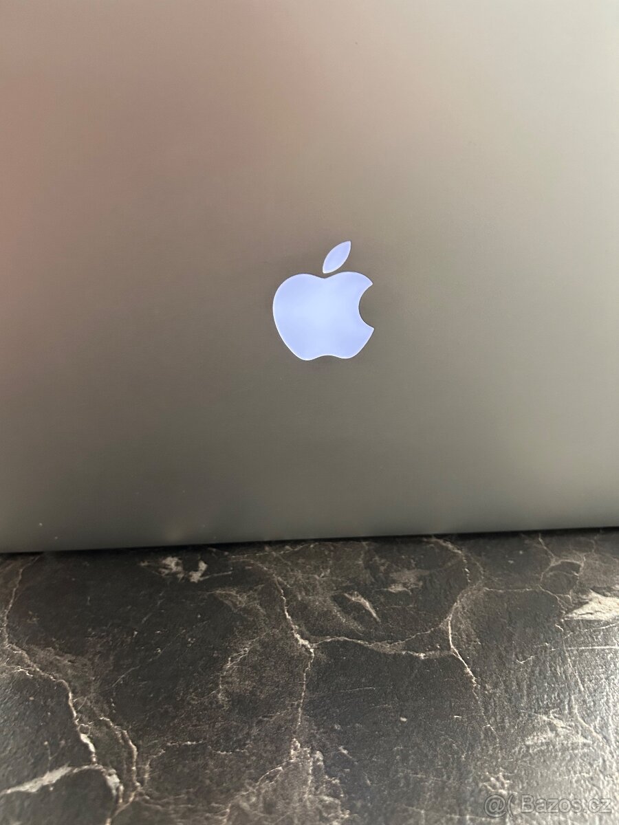 MacBook Pro - 3