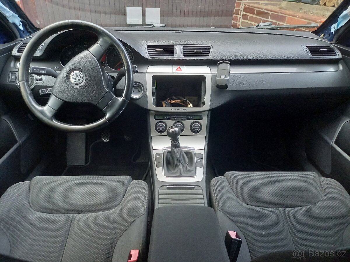 VW Passat B6 - roleta kufru - 3