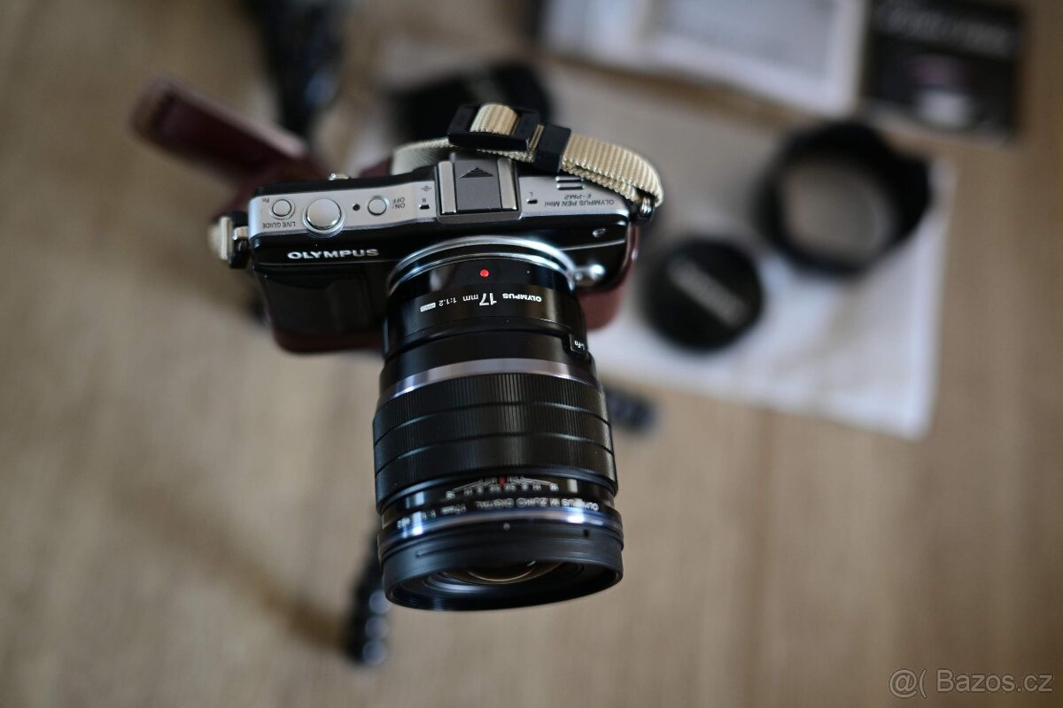 M.Zuiko 17mm f/1.2 PRO + Olympus E-PM2 + přísl. - 3