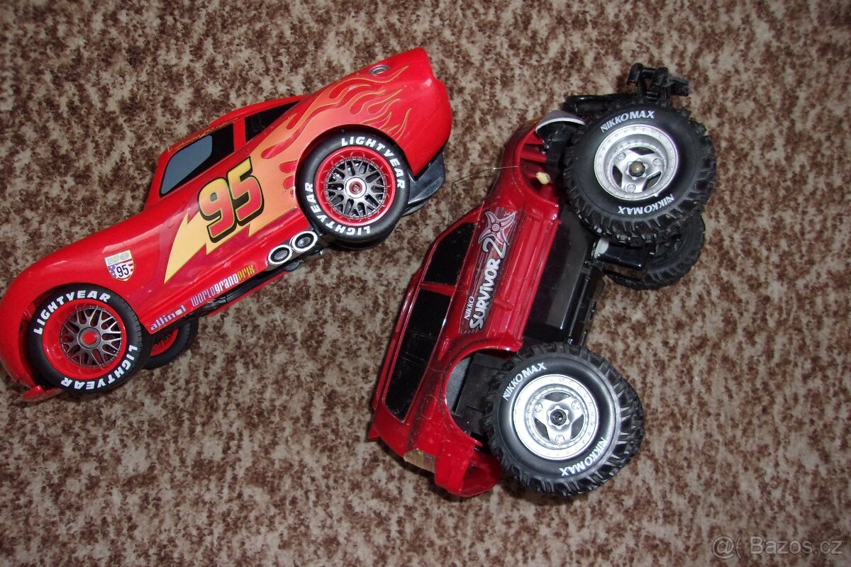 2 větší auta - 3