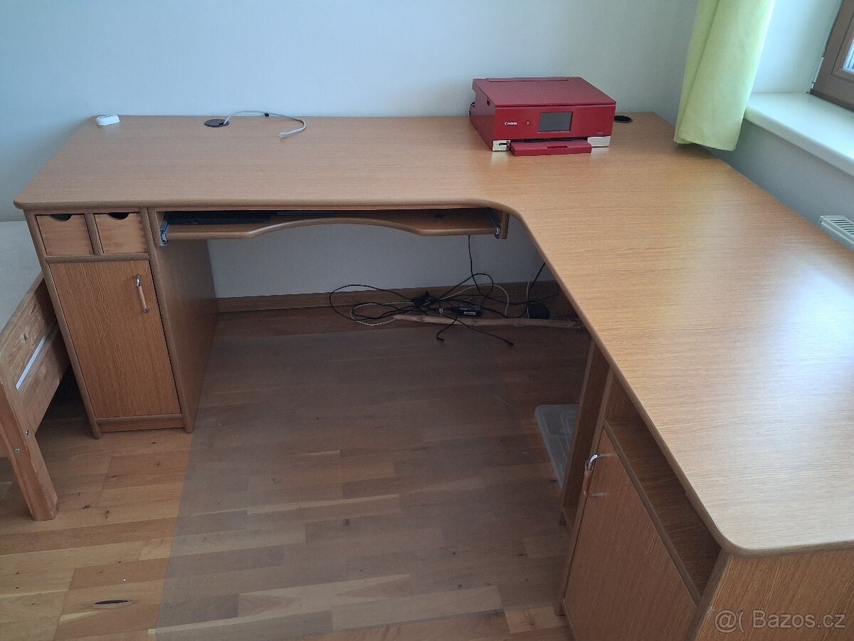 Rohový pracovní stůl - 3