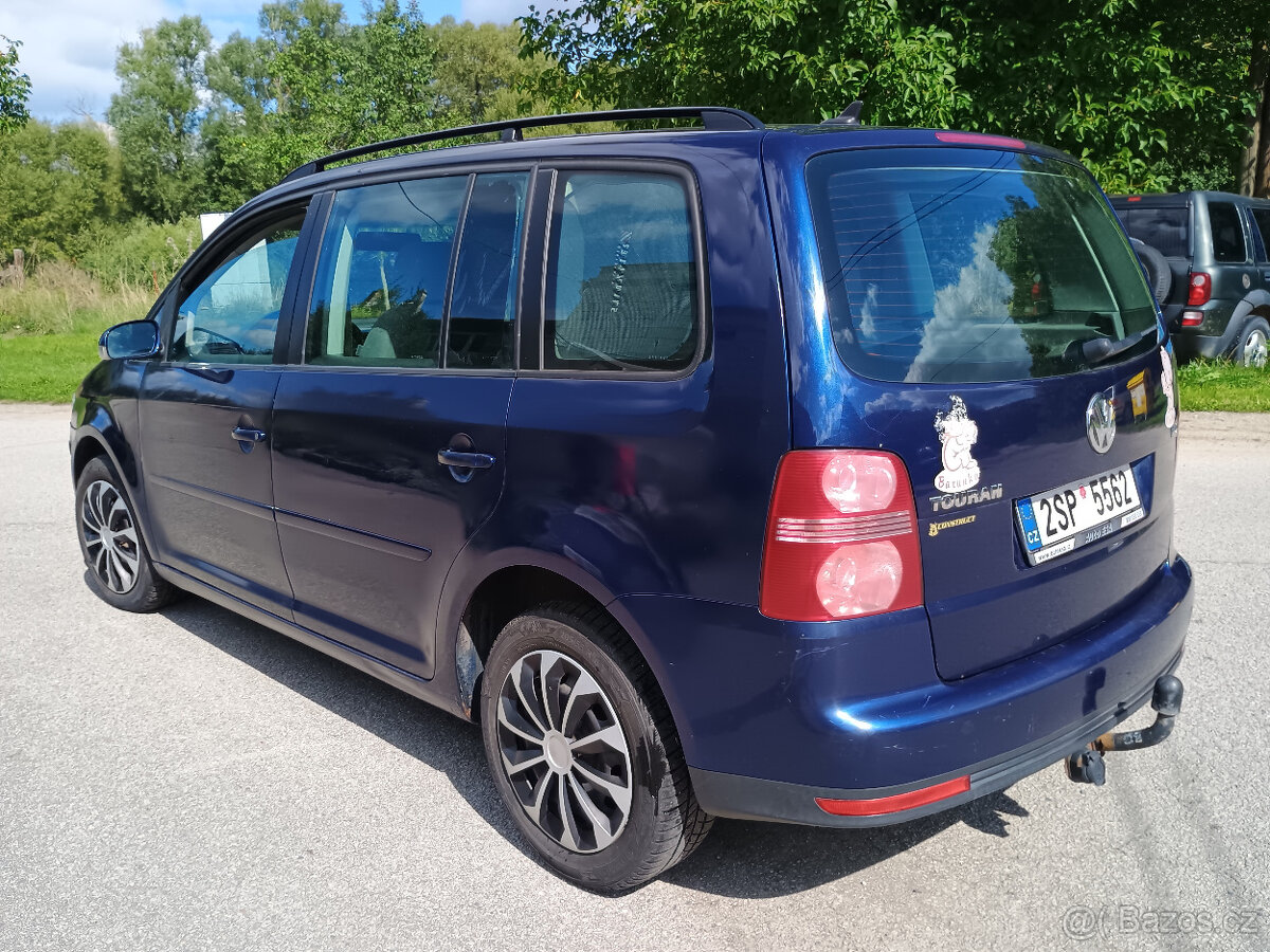 VW Touran 1,9TDI,77kw,r.2007,závěs - 3