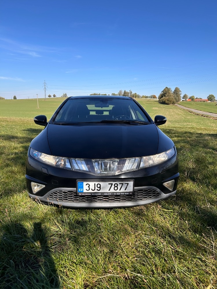 Honda Civic 8g 1.8 i-VTEC - 3
