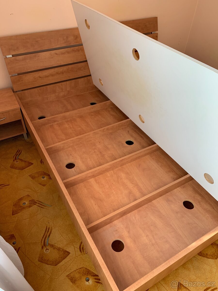 Manželská postel + TV stolek (zakázková výroba) - 3