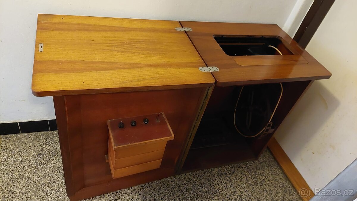 Šicí stroj Minerva v dřevěné skříňce – retro/retro-design - 3
