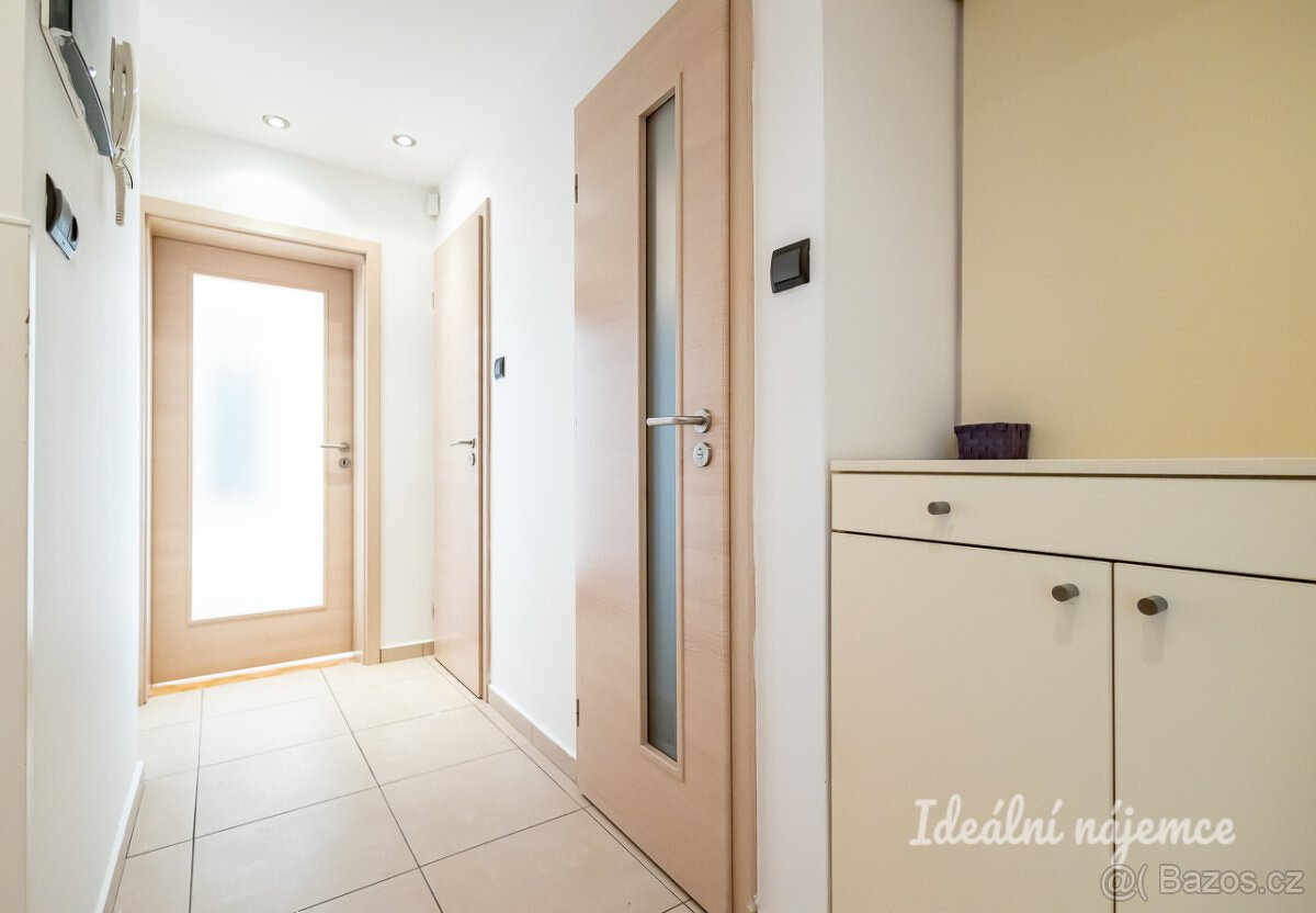 Pronájem bytu 2+kk, Sokolovská, Libeň, 20900 Kč/měs, 51 m2 - 3