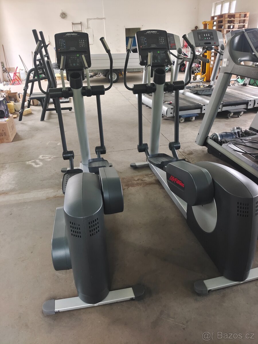 LIFE FITNESS INTEGRITY - profi Crosstrainer - 3