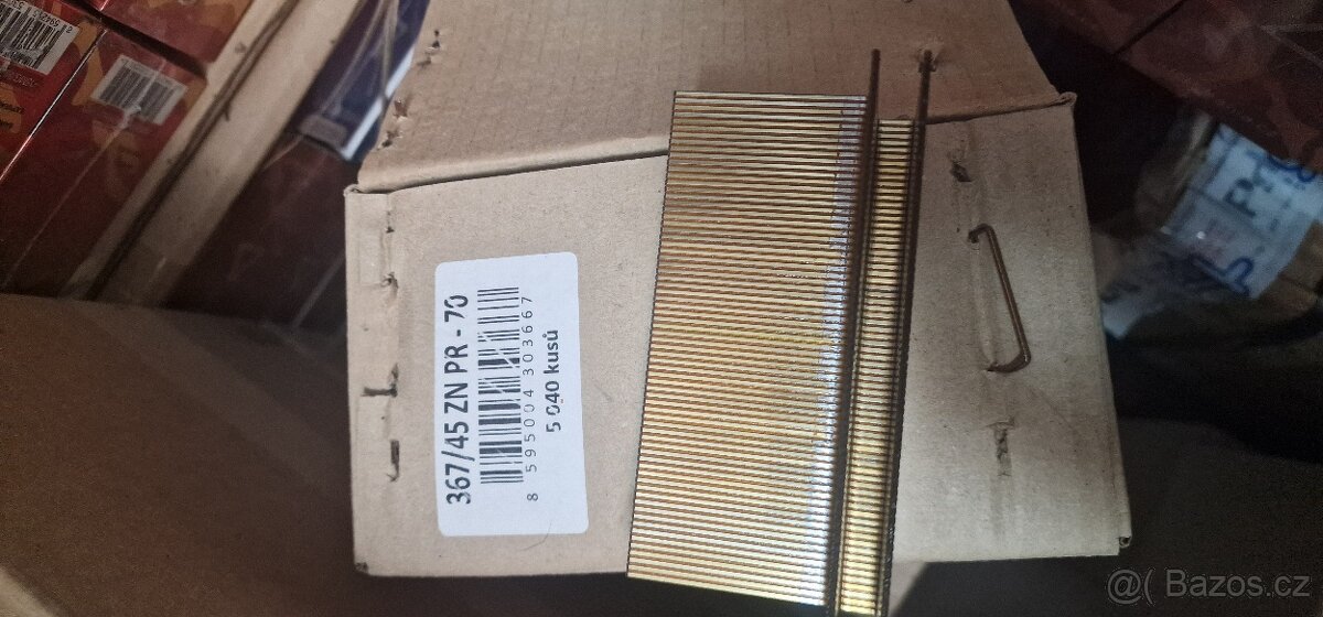 Prodám tesařské spony 367/45-70 PR bal/ 5040ks - 3