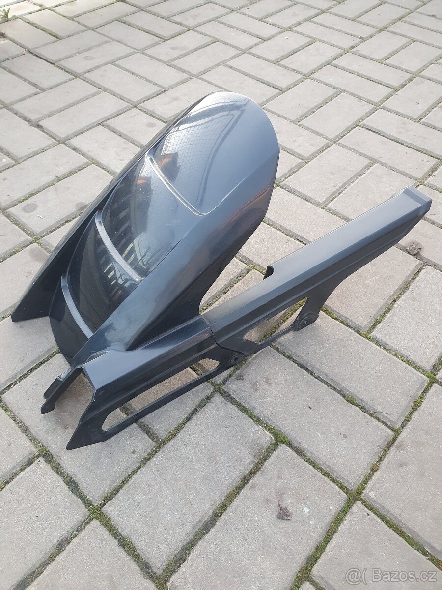 Blatník nad kyvku Kawasaki Z750 2006 - 3