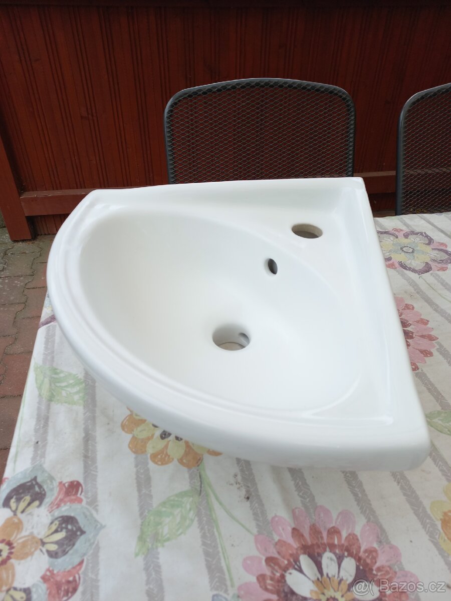 Prodej rohového umyvadla - 3